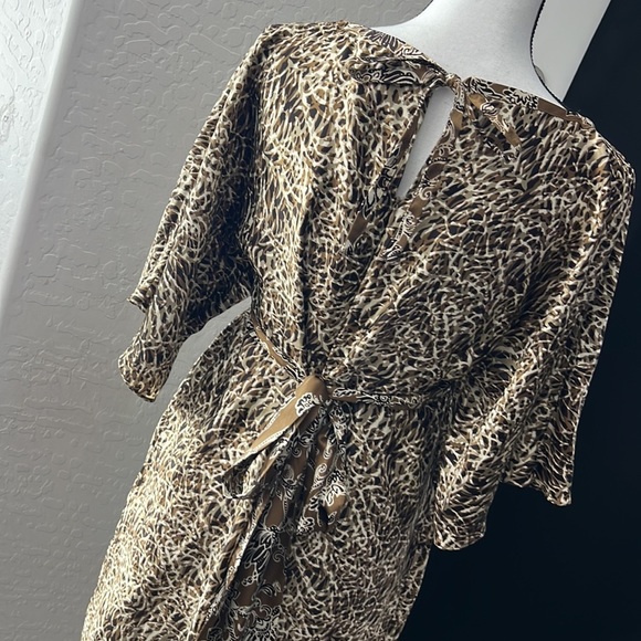 NWOT, SIGNATURE by ROBBIE BEE, Tieback, Printed, Dress, Size 10P - Picture 6 of 10